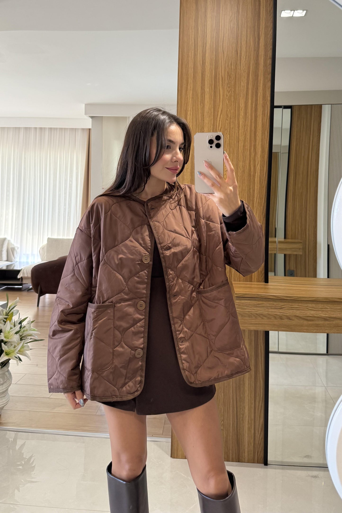 Nadja Kahve Kapitone Mont