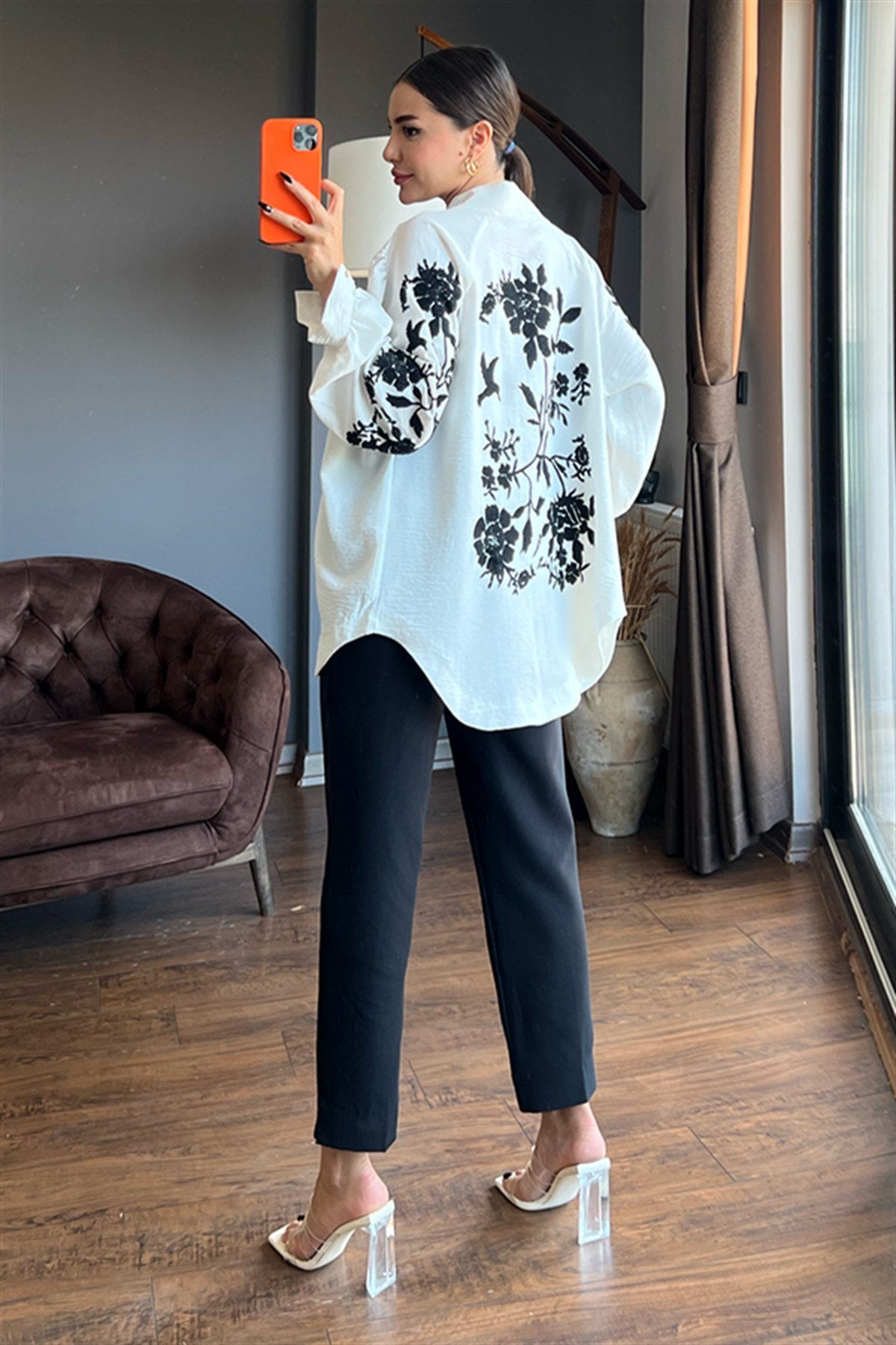 Nakış işlemeli tasarım ceket