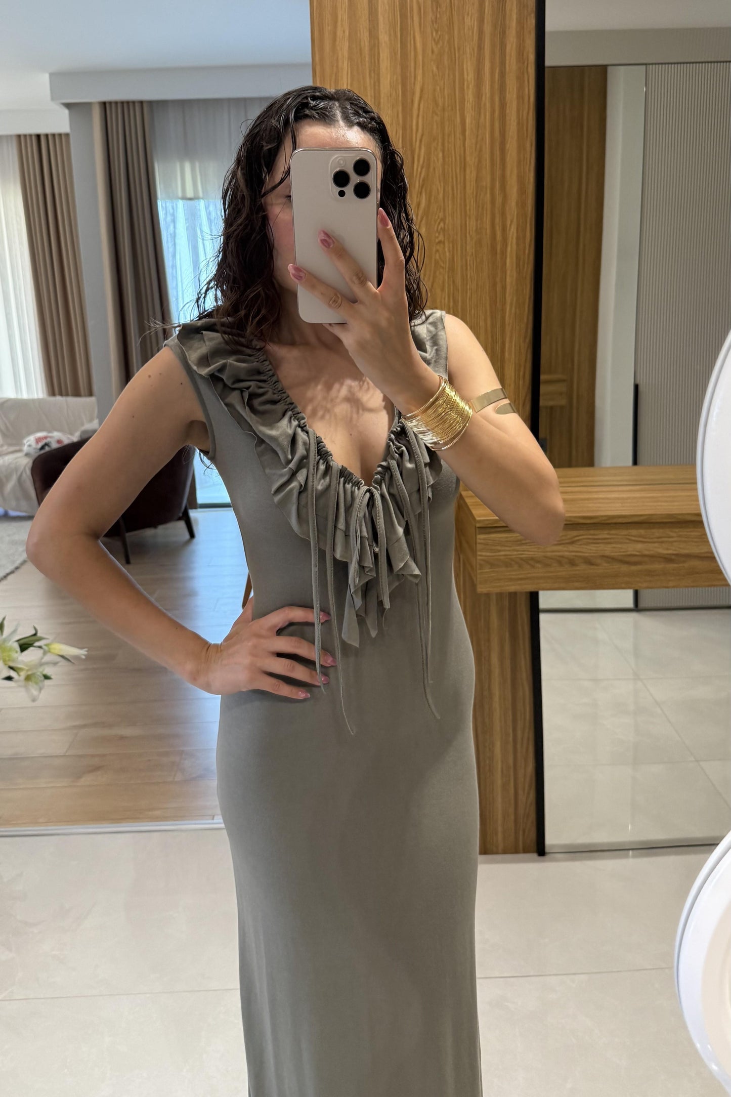 Nasci Haki Önden Fırfırlı Uzun Elbise