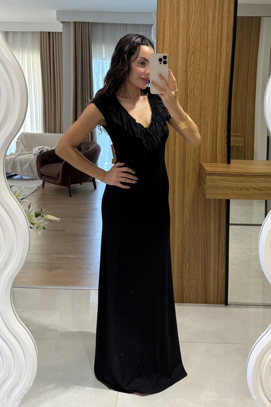 Nasci Siyah Önden Fırfırlı Uzun Elbise