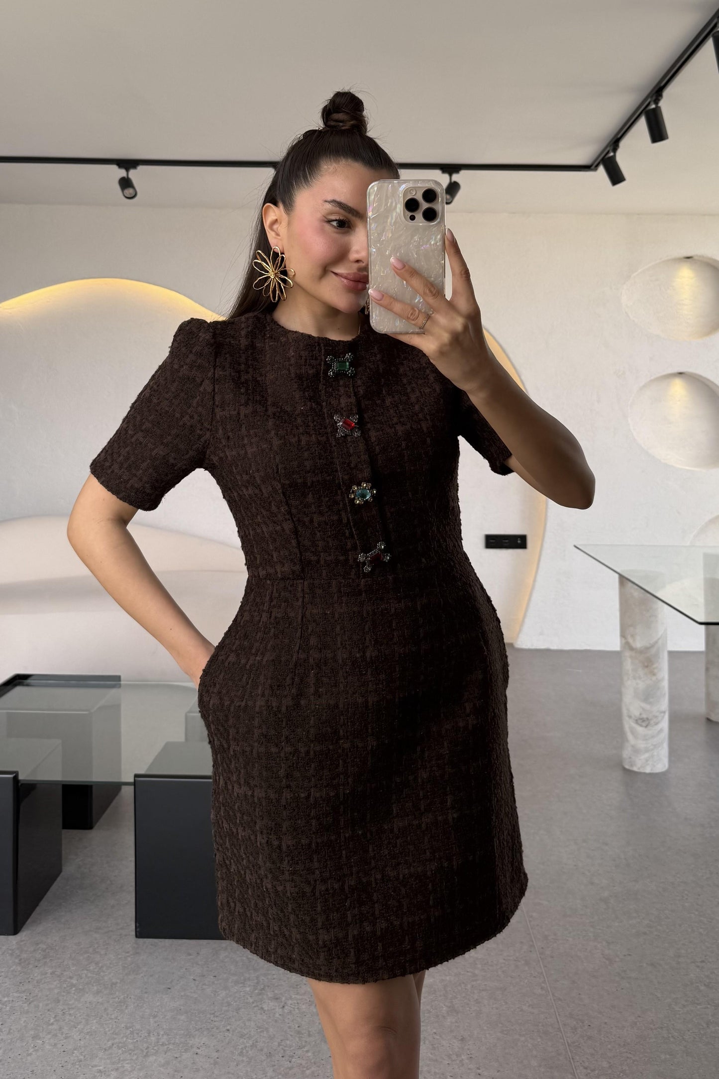 Nataly Kahve Tüvit Taşlı Düğmeli Elbise