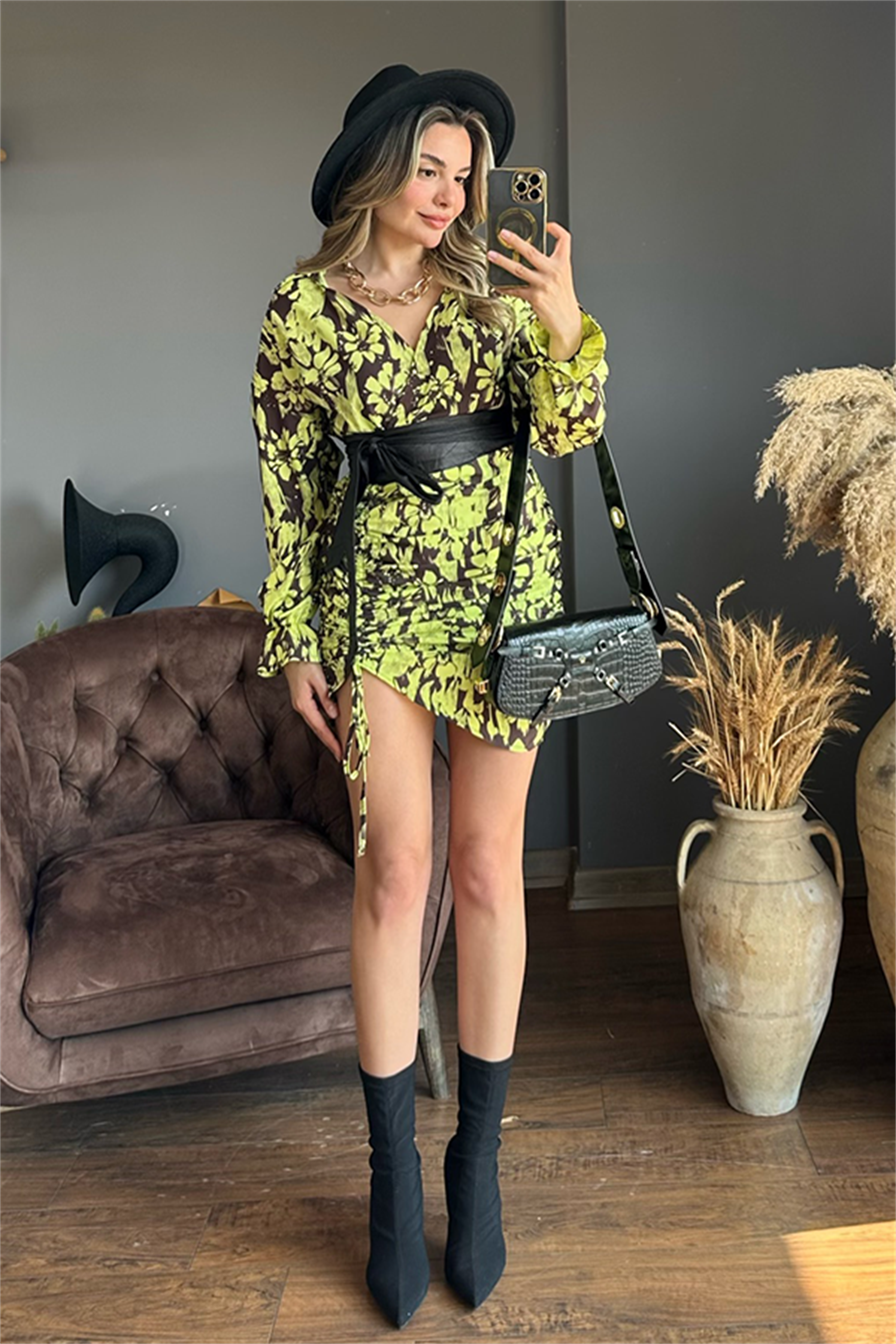 Neon sarı çiçek desenli elbise