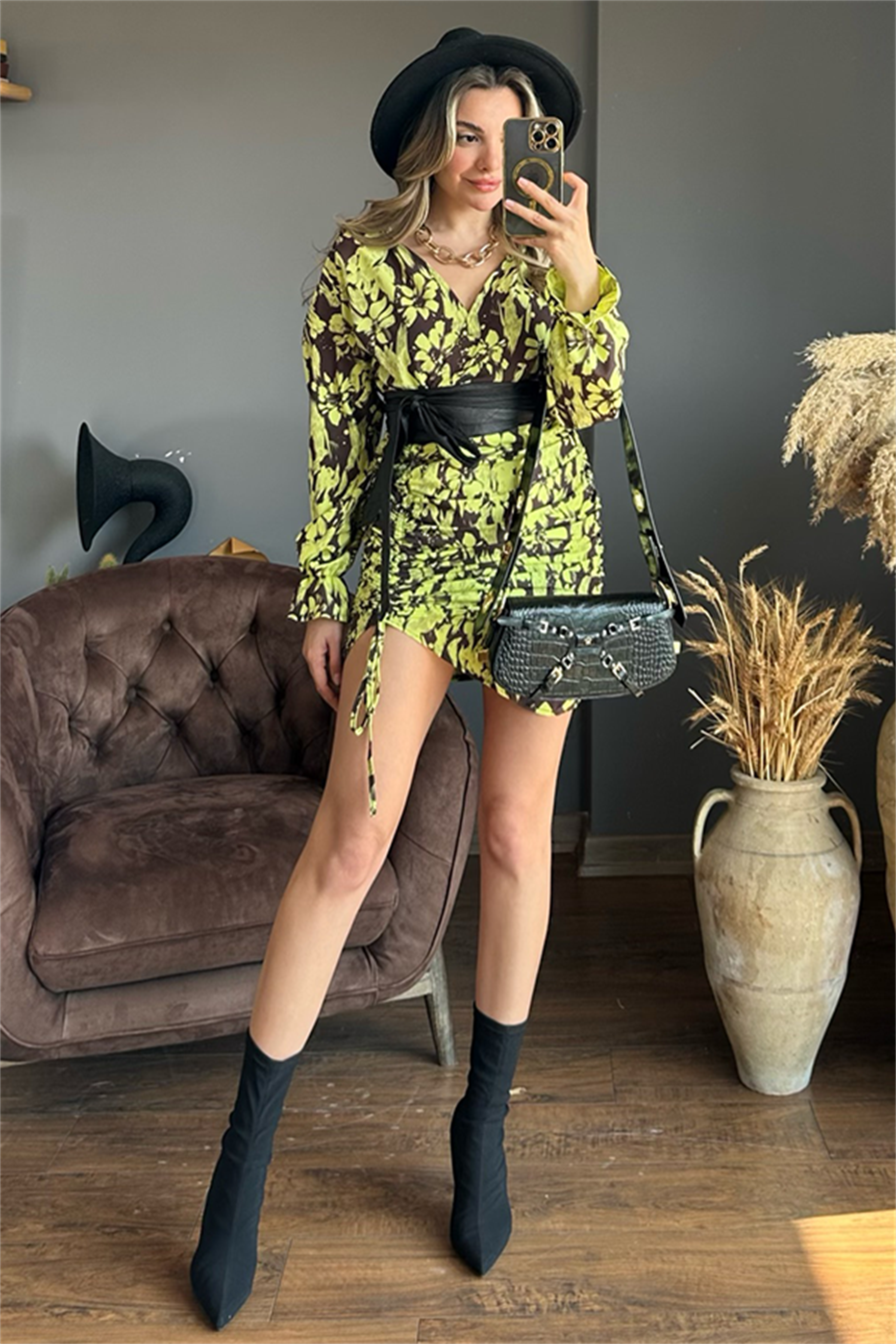 Neon sarı çiçek desenli elbise