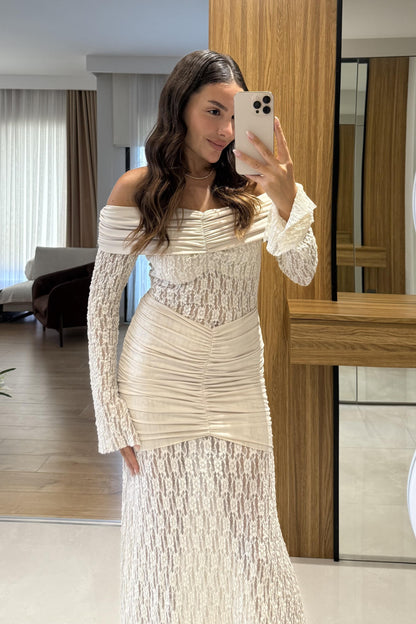 Nexora Bej Dantel Madonna Yaka Elbise