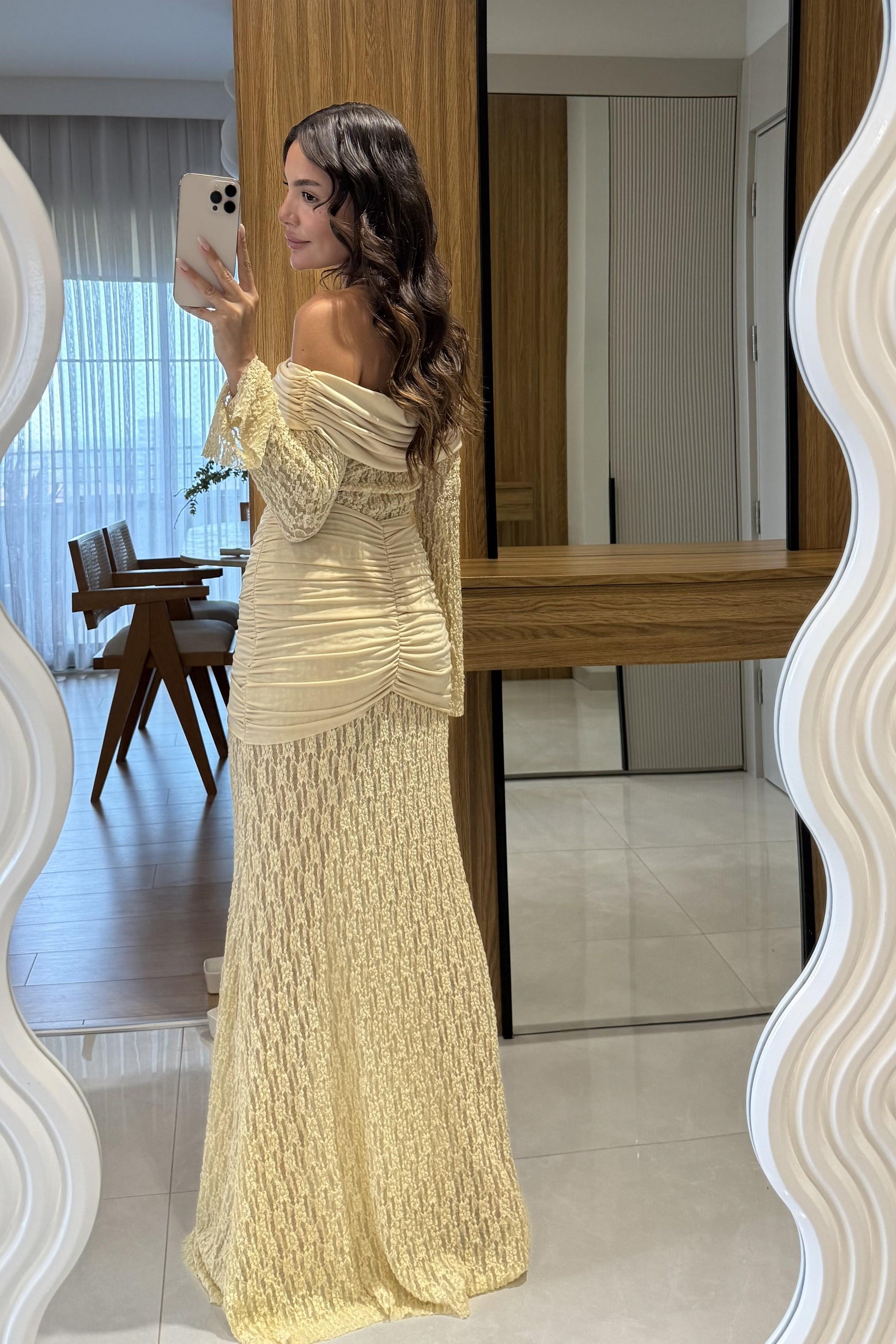 Nexora Sarı Dantel Madonna Yaka Elbise