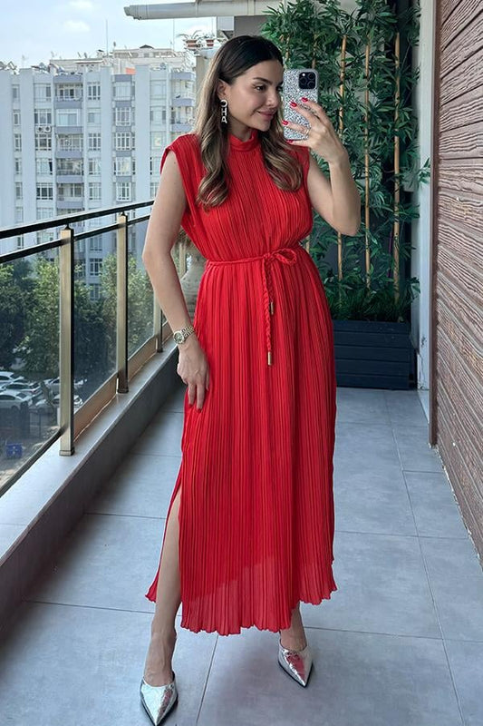 Nicky Bel Kemerli Piliseli Kırmızı Elbise