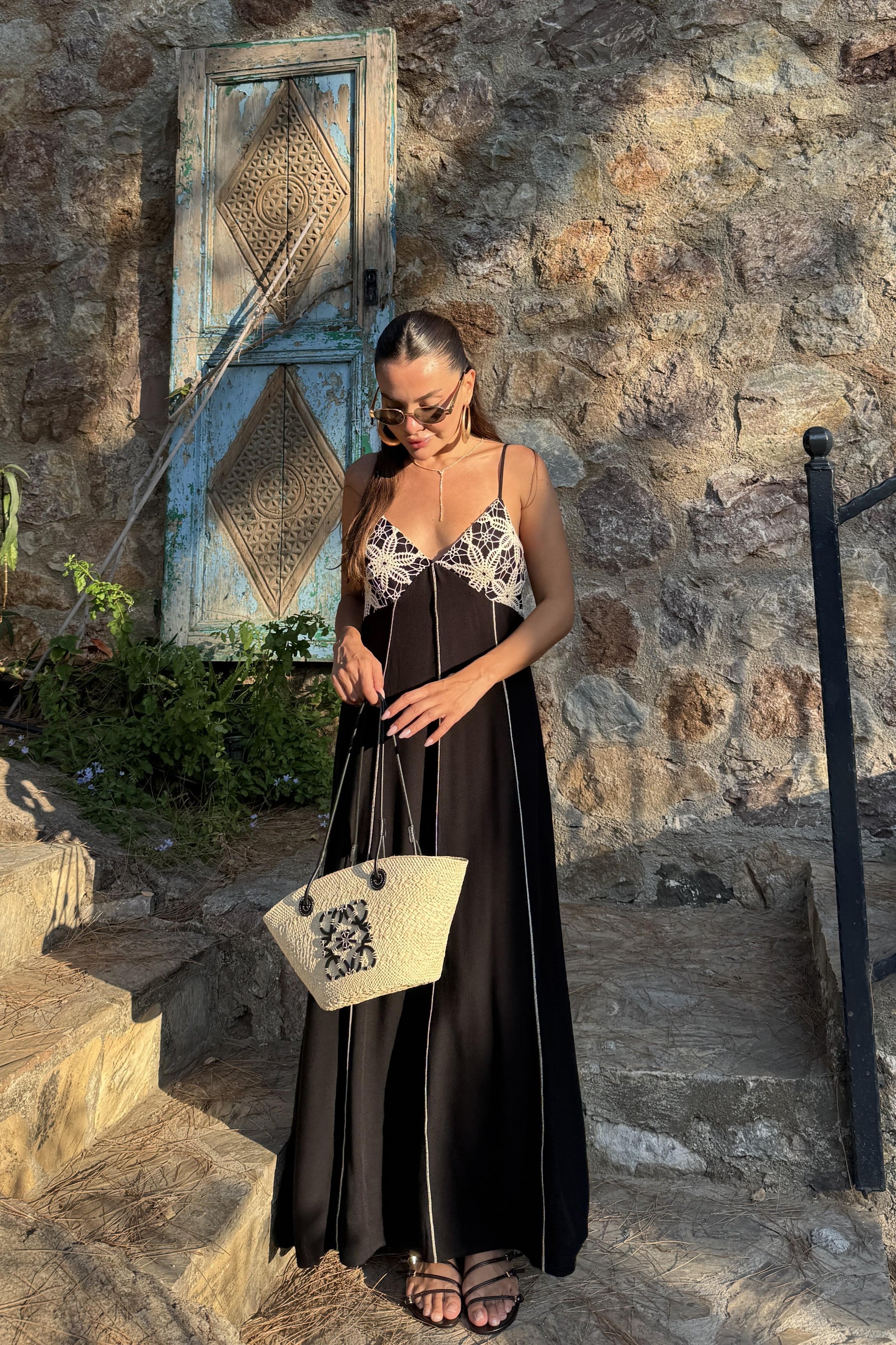 Odessa Göğüs İşlemeli Siyah Elbise