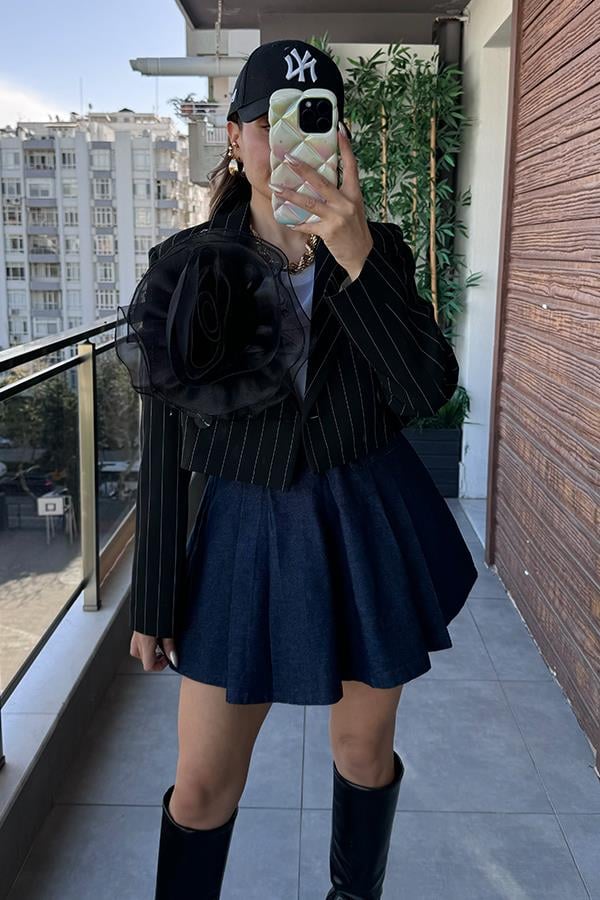 Orleo Siyah Çizgili Mini Ceket