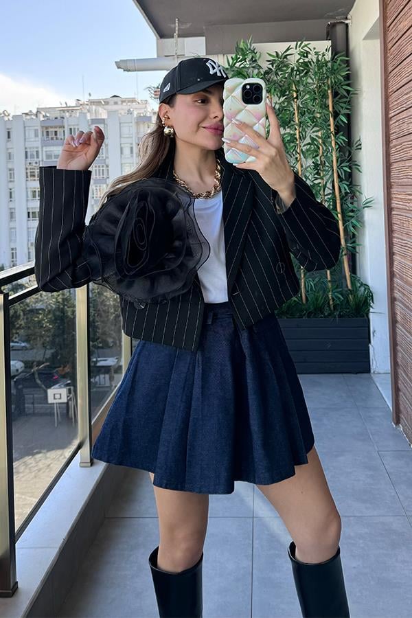 Orleo Siyah Çizgili Mini Ceket