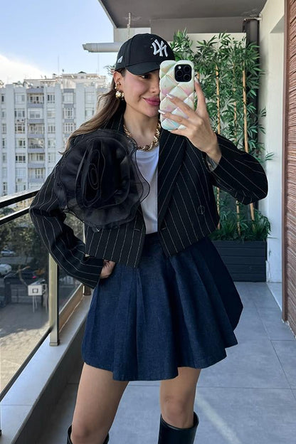 Orleo Siyah Çizgili Mini Ceket