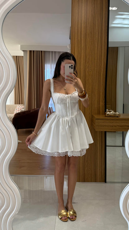 Oxana Beyaz Dantel Korsel Etkili Elbise