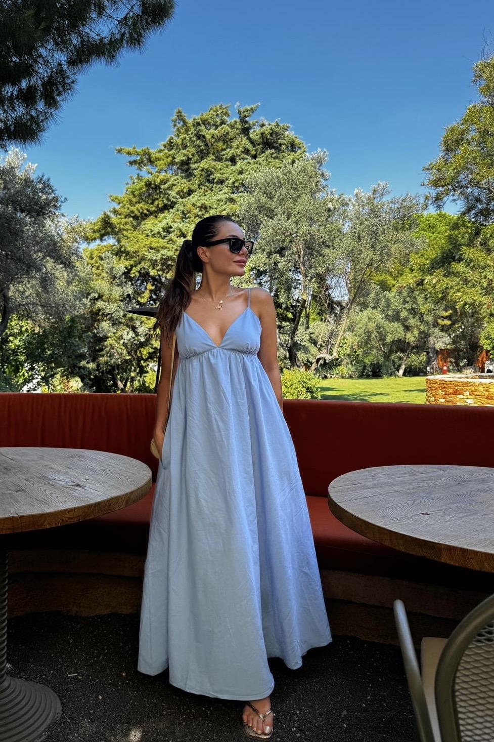 Paola Mavi Sırt Dekolteli Maxi Elbise