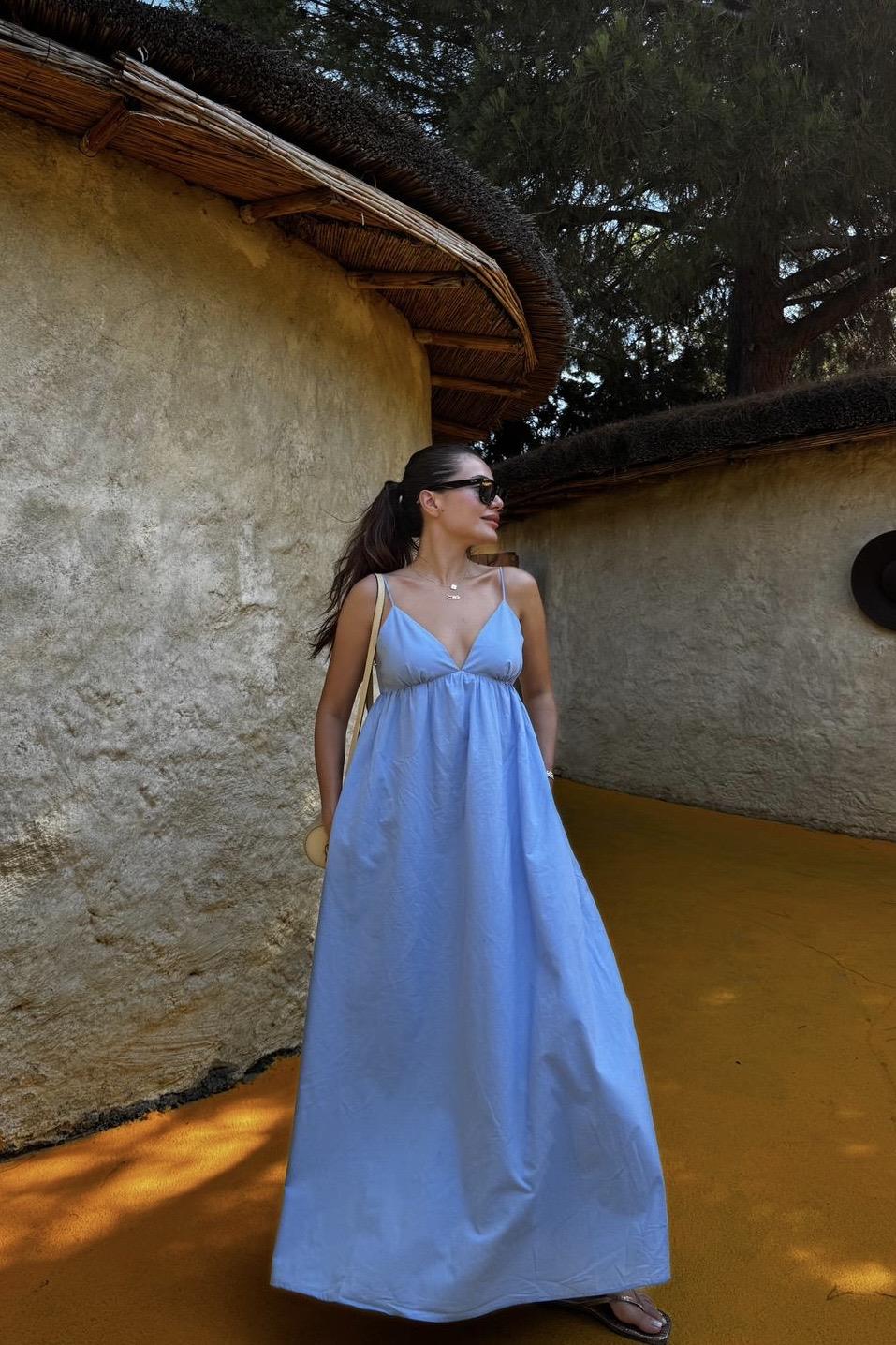 Paola Mavi Sırt Dekolteli Maxi Elbise