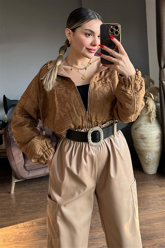 Parlak dokulu acı kahve kapitone ceket