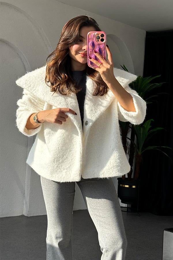 Parsley Beyaz Kırçıllı Yakalı Mini Kaban