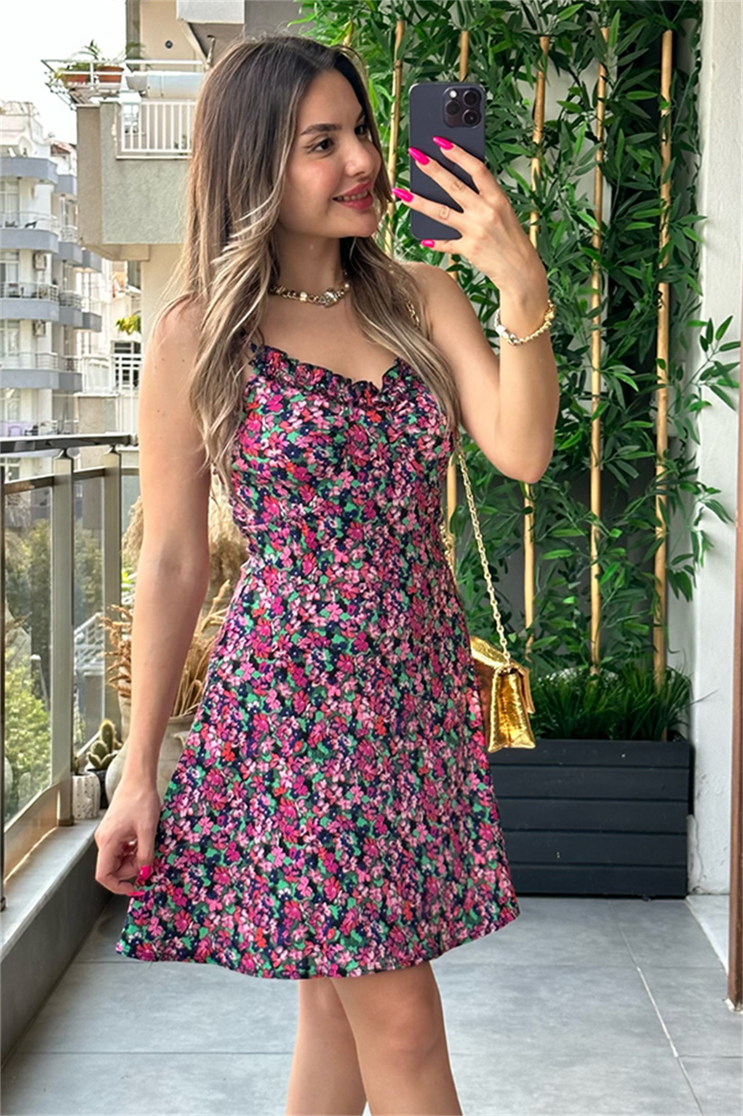 Pembe çiçek desen çıtır elbise