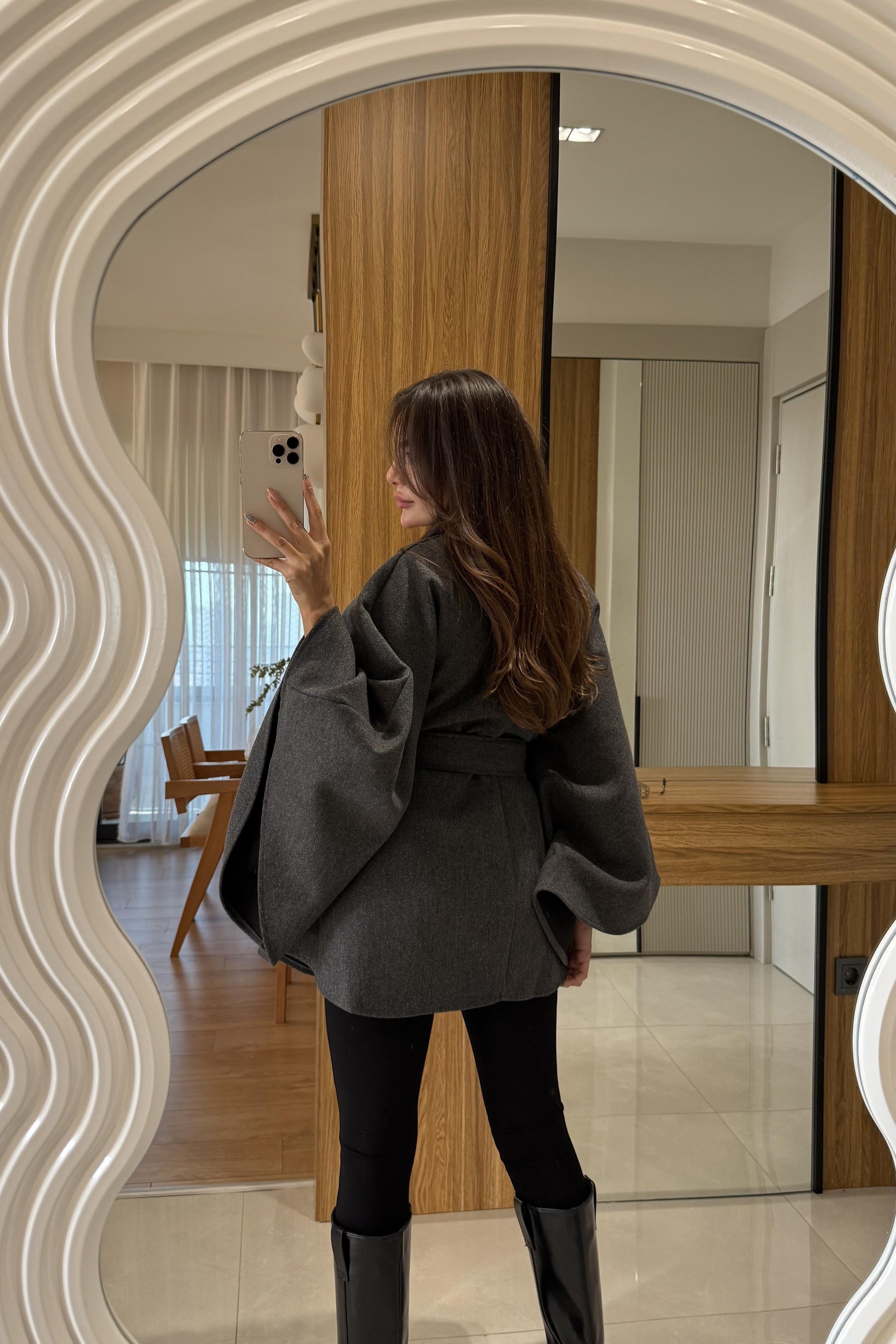 Perolas Antrasit Kemer Detaylı Kaşe Panço