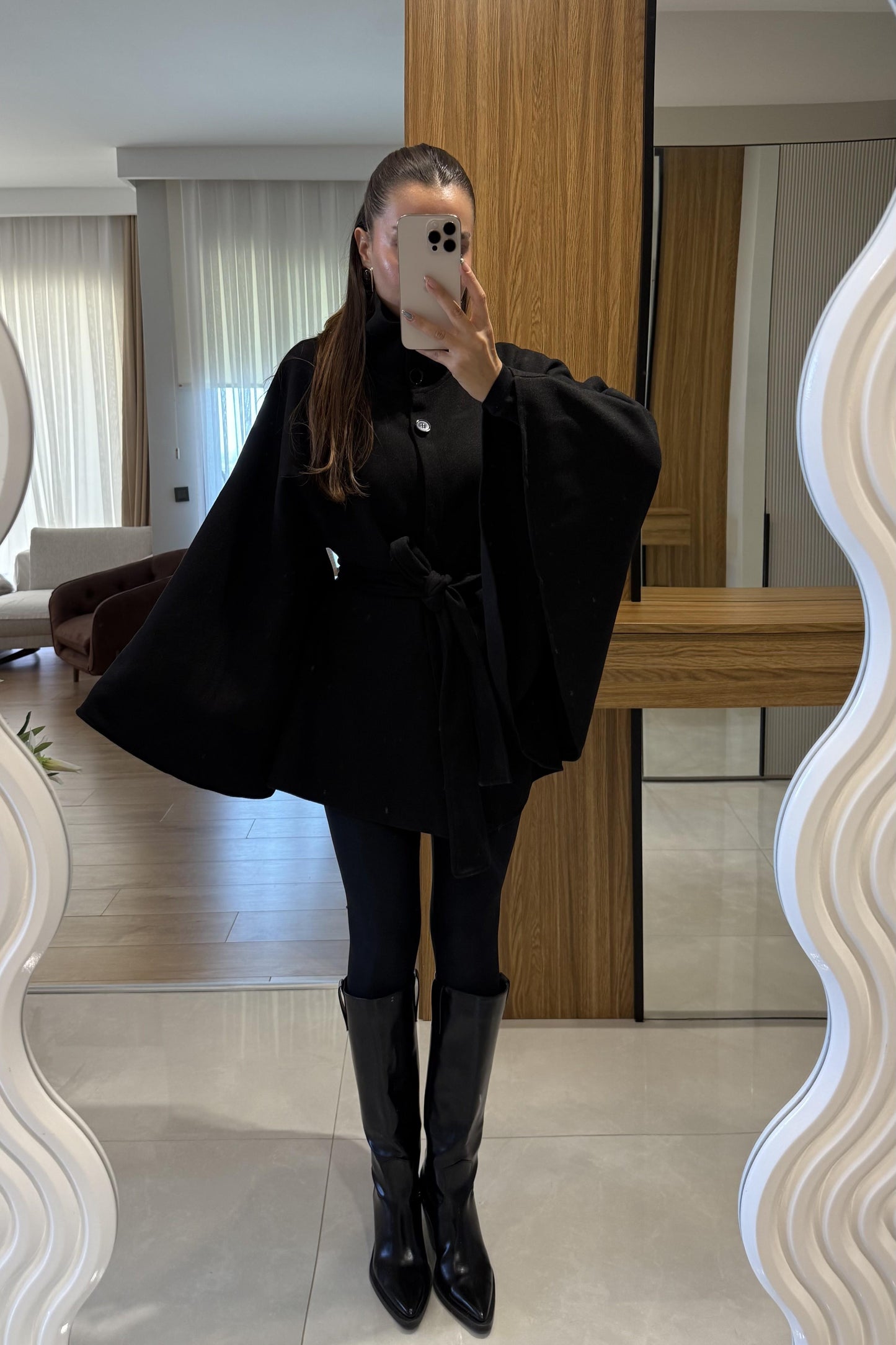 Perolas Siyah Kemer Detaylı Kaşe Panço