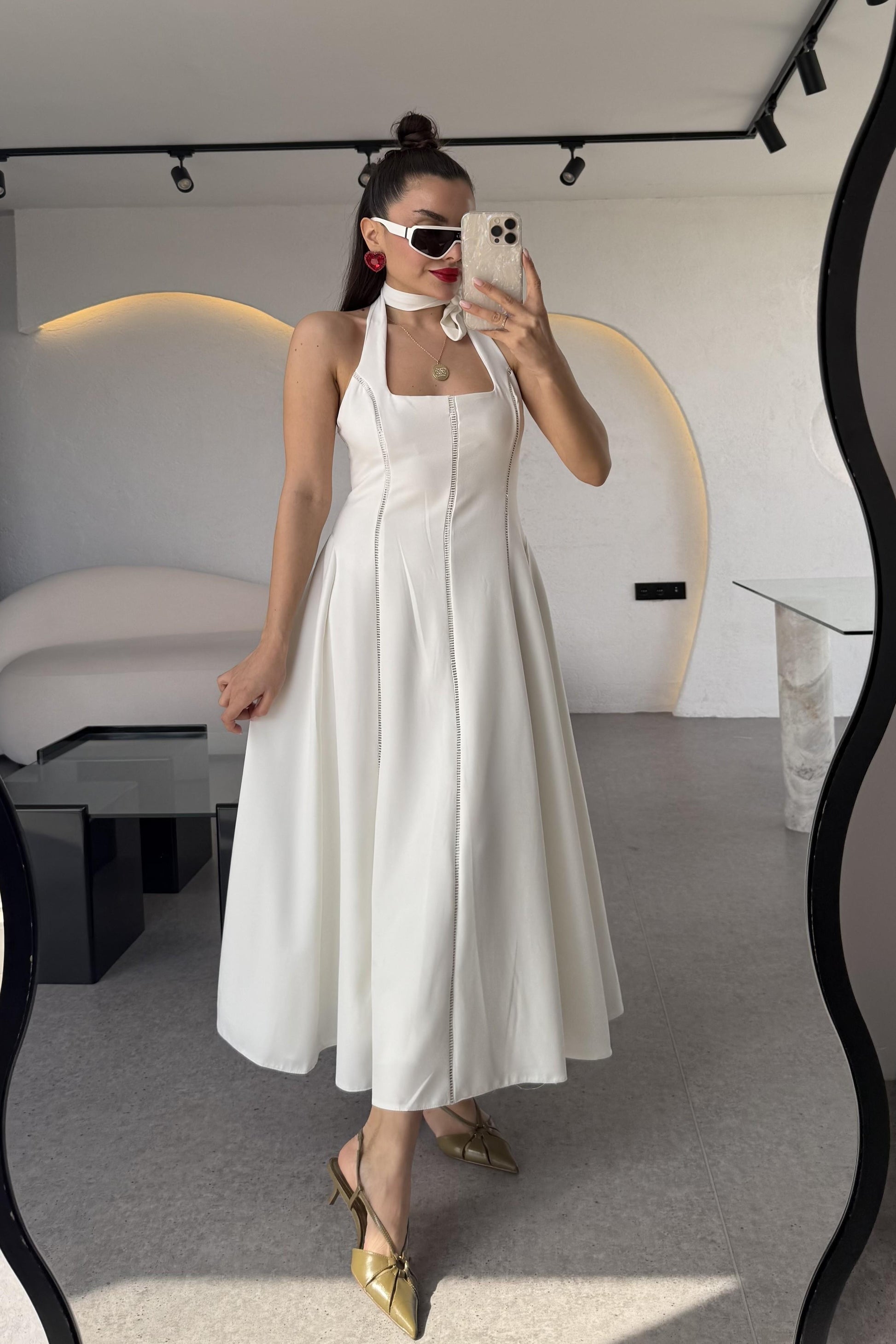 Pimenta Beyaz Boyundan Bağlamalı Atlas Elbise