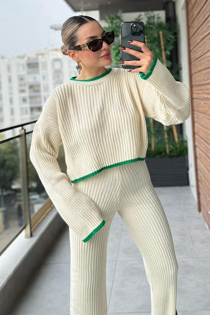 Porti Paçası Yırtmaçlı Yeşil Şeritli Krem Takım