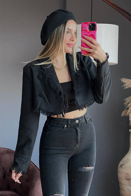 Püskül detaylı siyah crop ceket