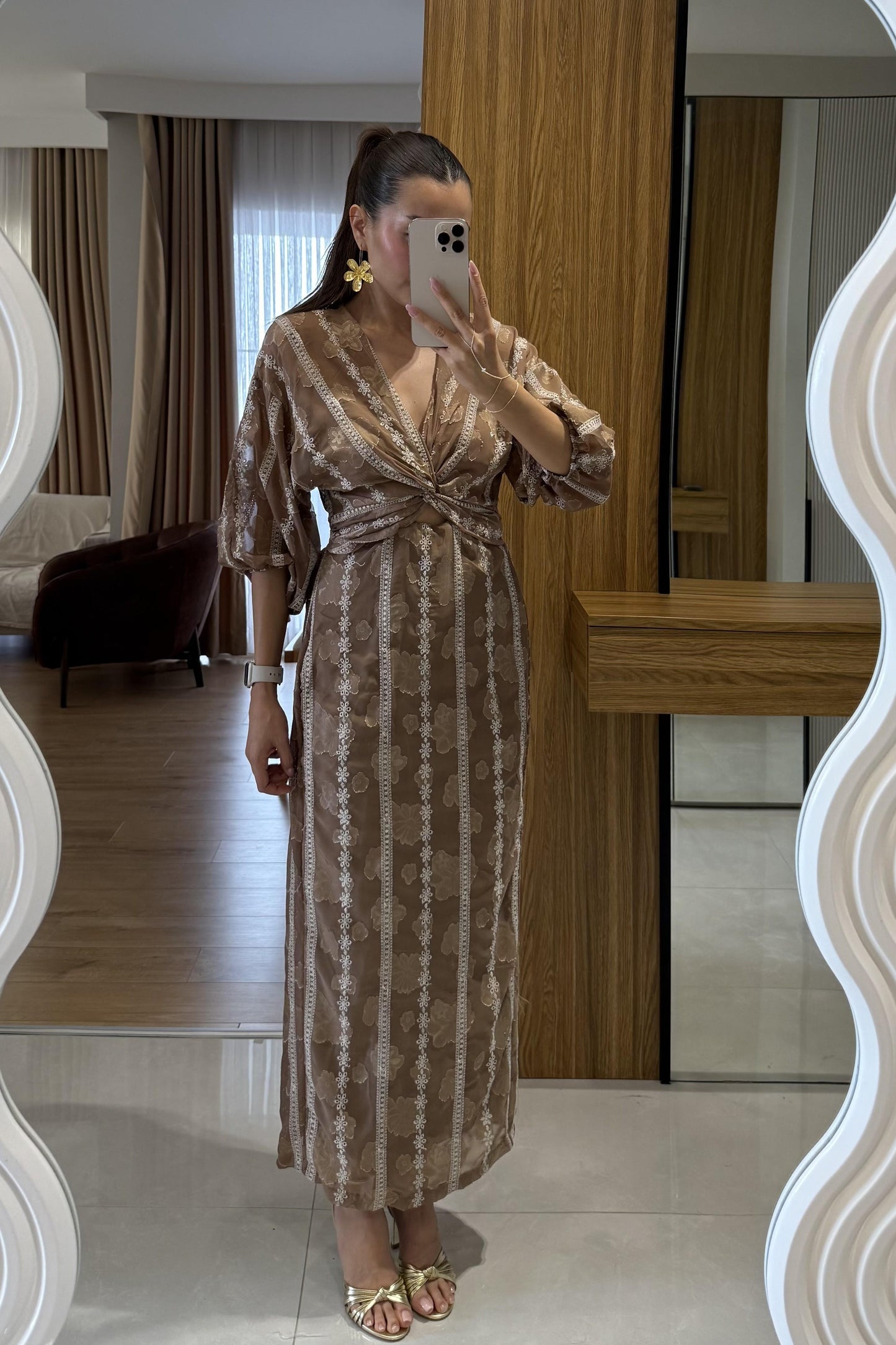 Ravira Kahve Uzun Fistolu Ön Düğümlü Elbise