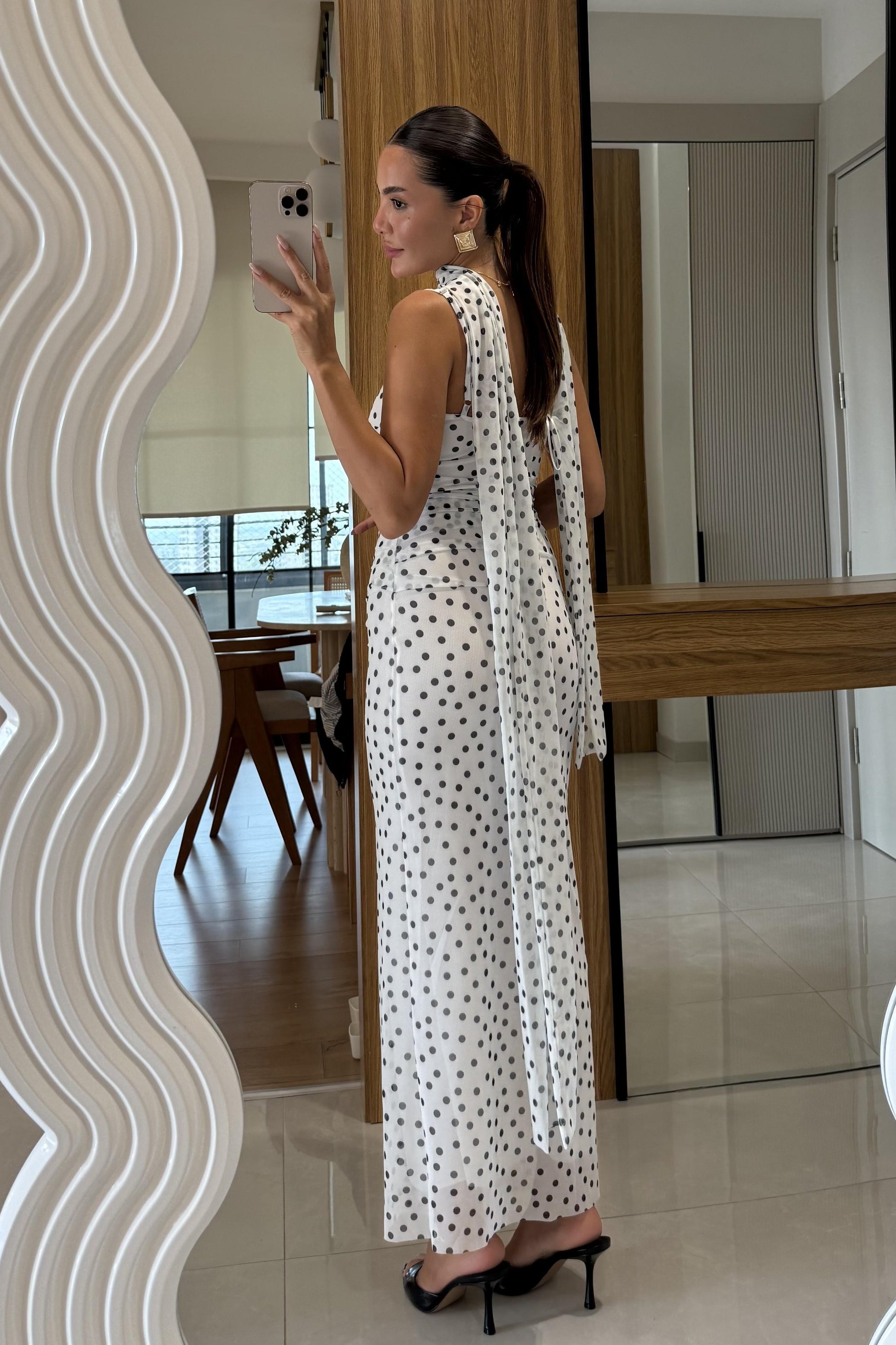 Reacter Beyaz Şal Detaylı Astarlı Puantiyeli Elbise