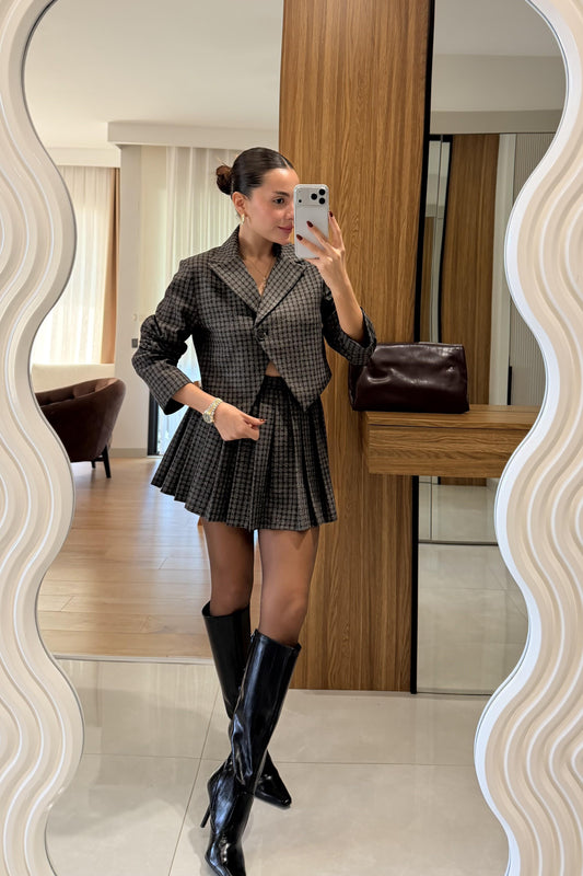 Renata Ekose Pileli Şort Etek