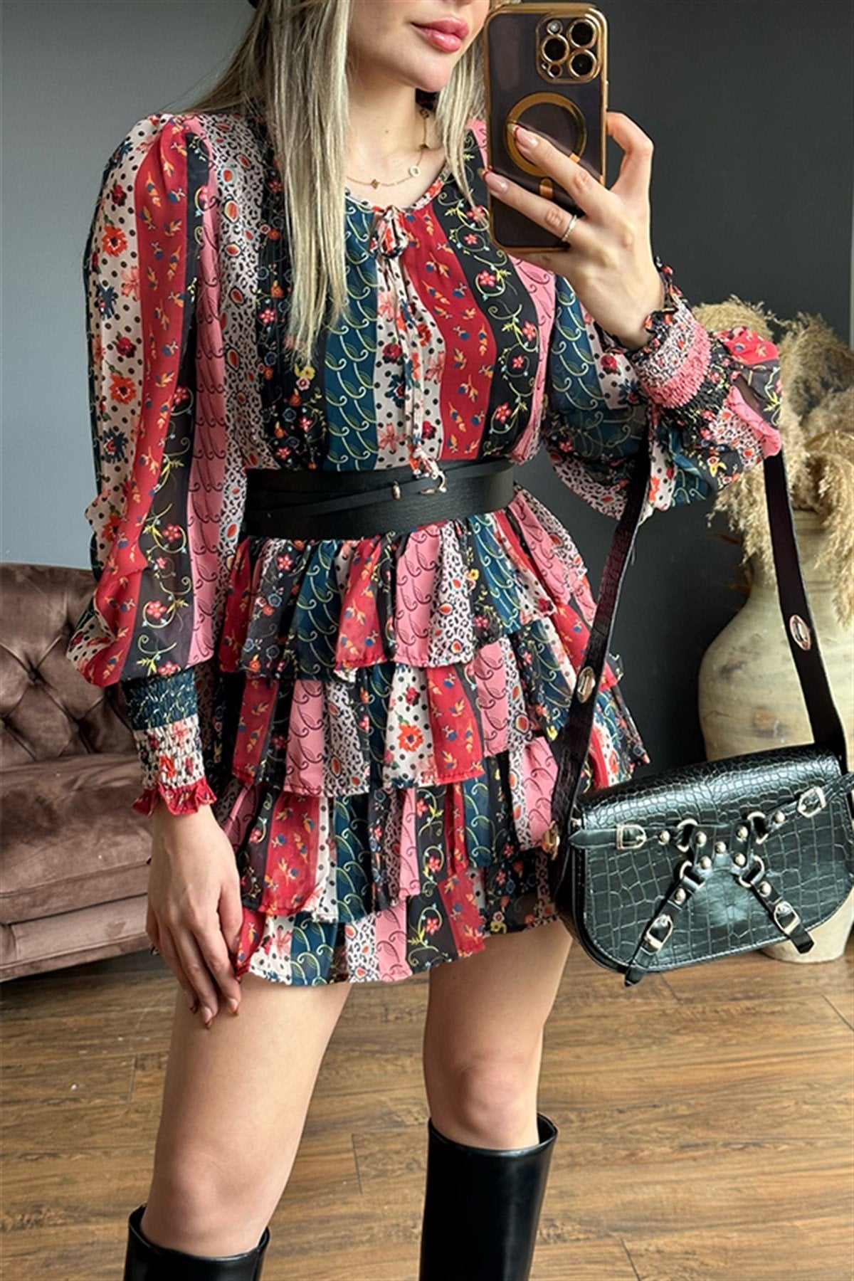 Renkli etnik desenli şifon kat kat elbise