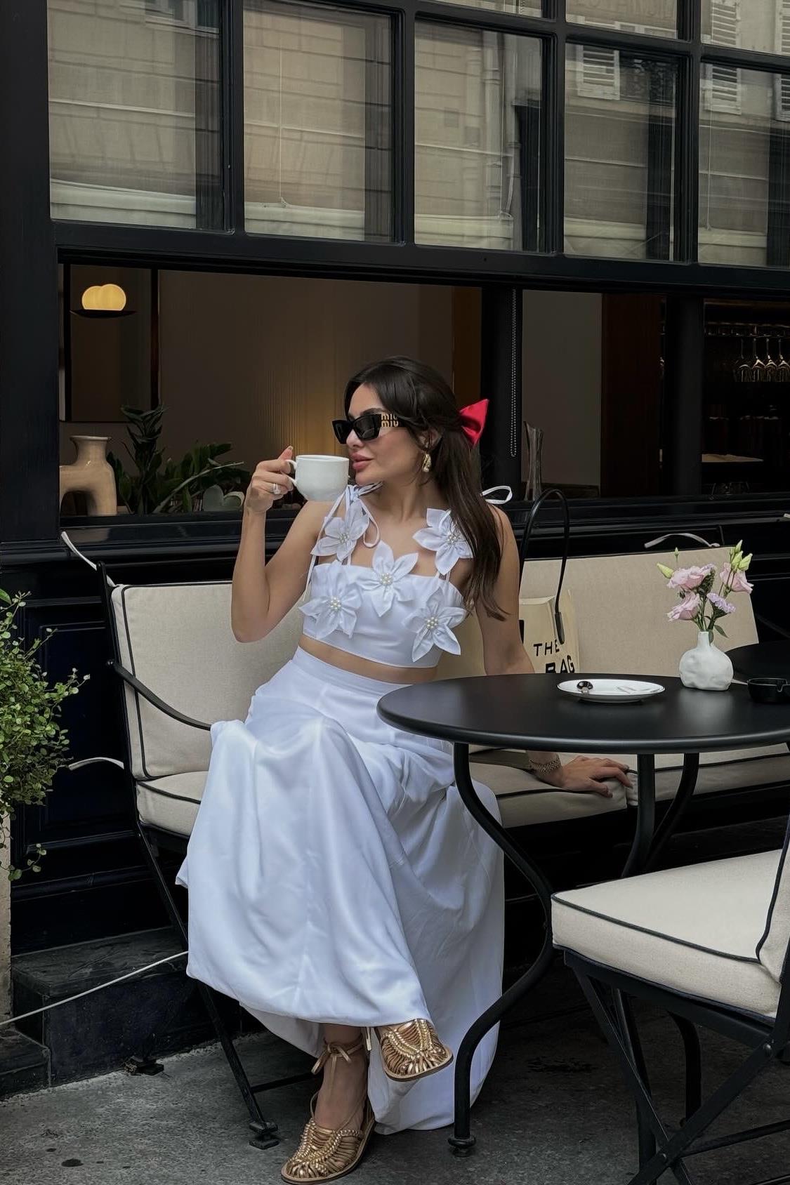 Rita Beyaz Çiçekli Çan Etekli Takım