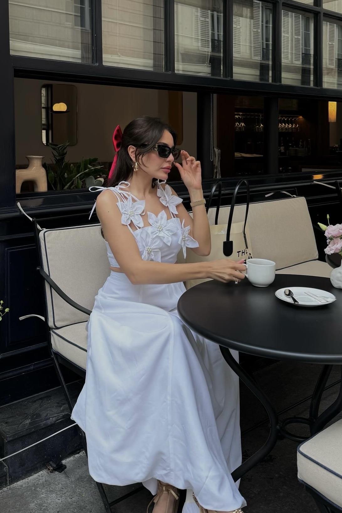 Rita Beyaz Çiçekli Çan Etekli Takım