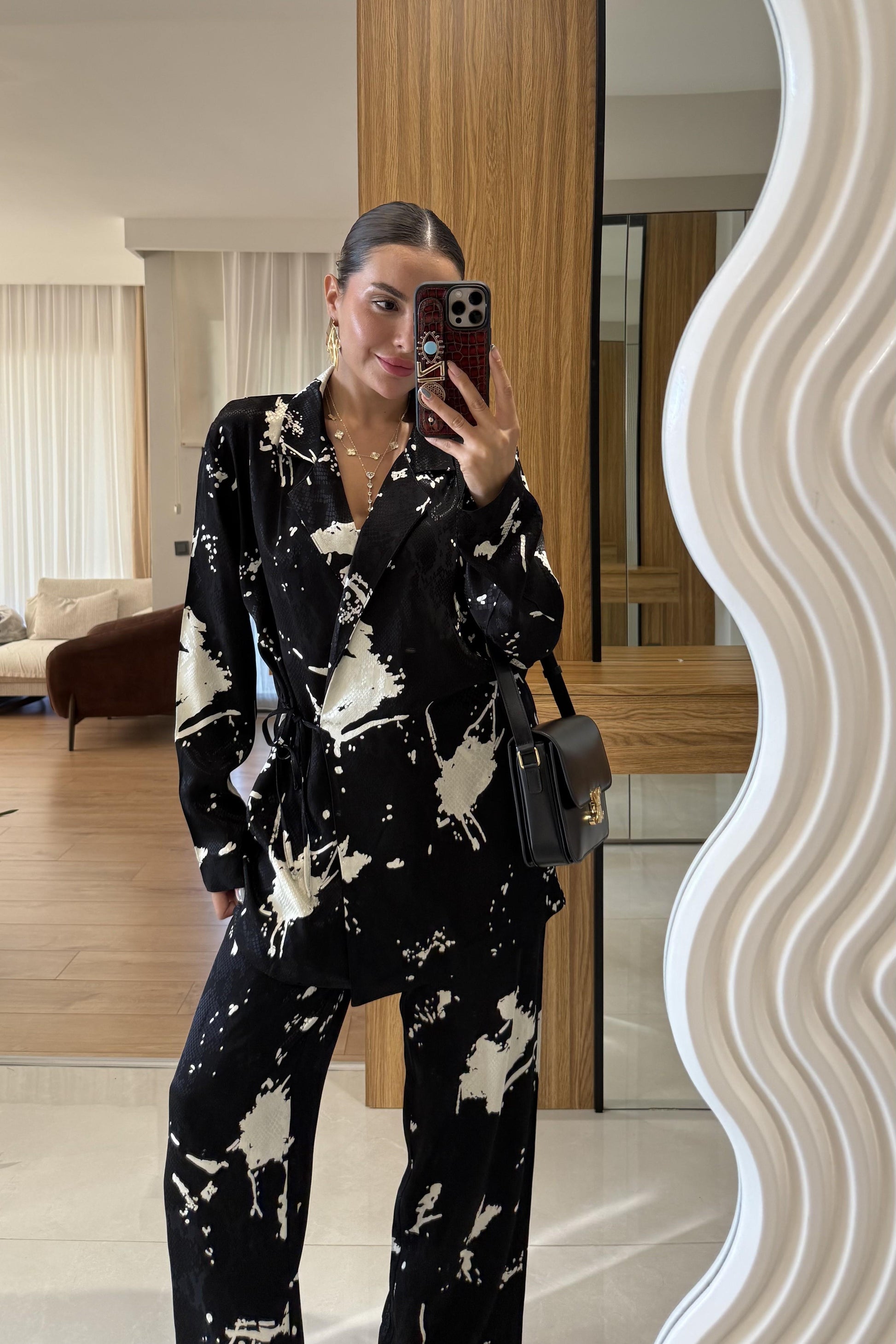 Roar Siyah Beyaz Desenli Takım