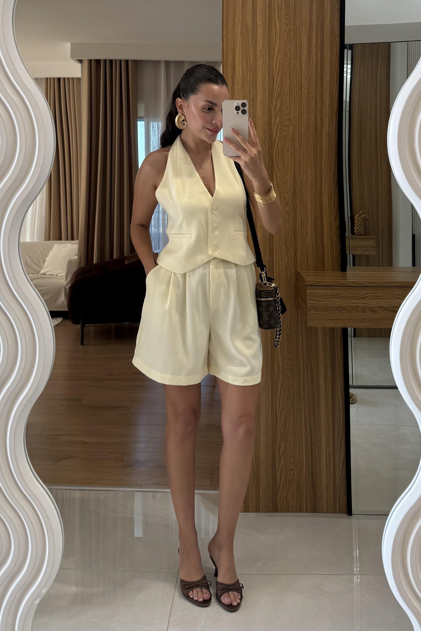 Rolinda Sarı Yelekli Şortlu Takım