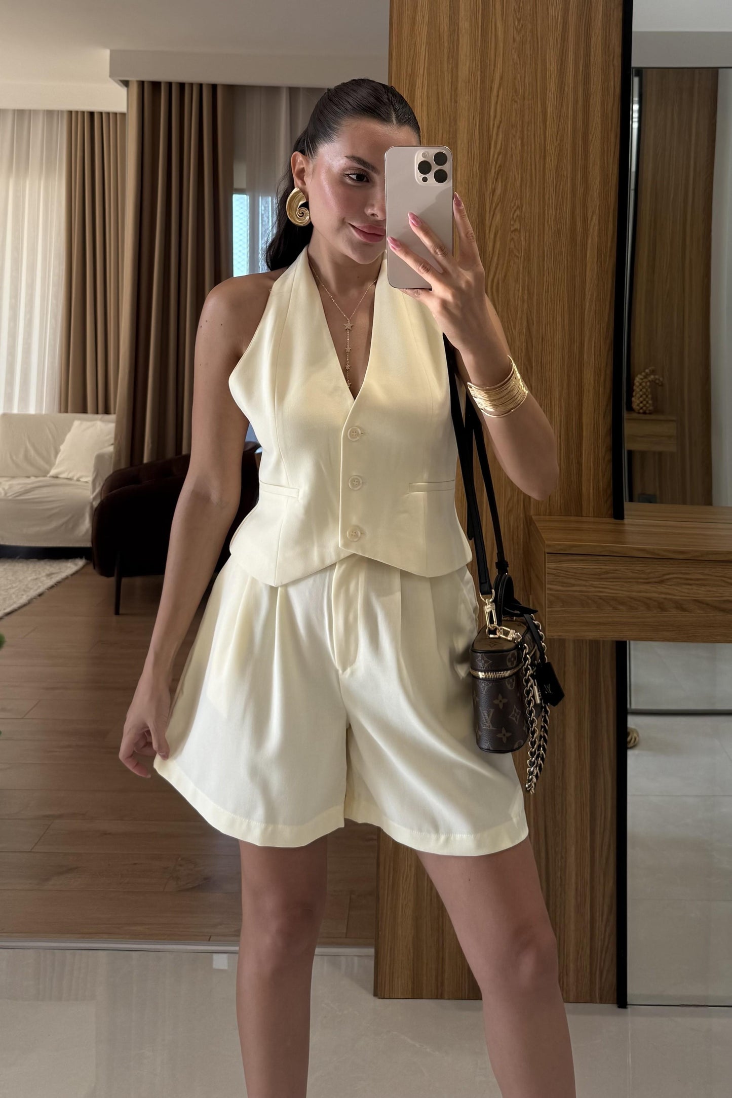 Rolinda Sarı Yelekli Şortlu Takım