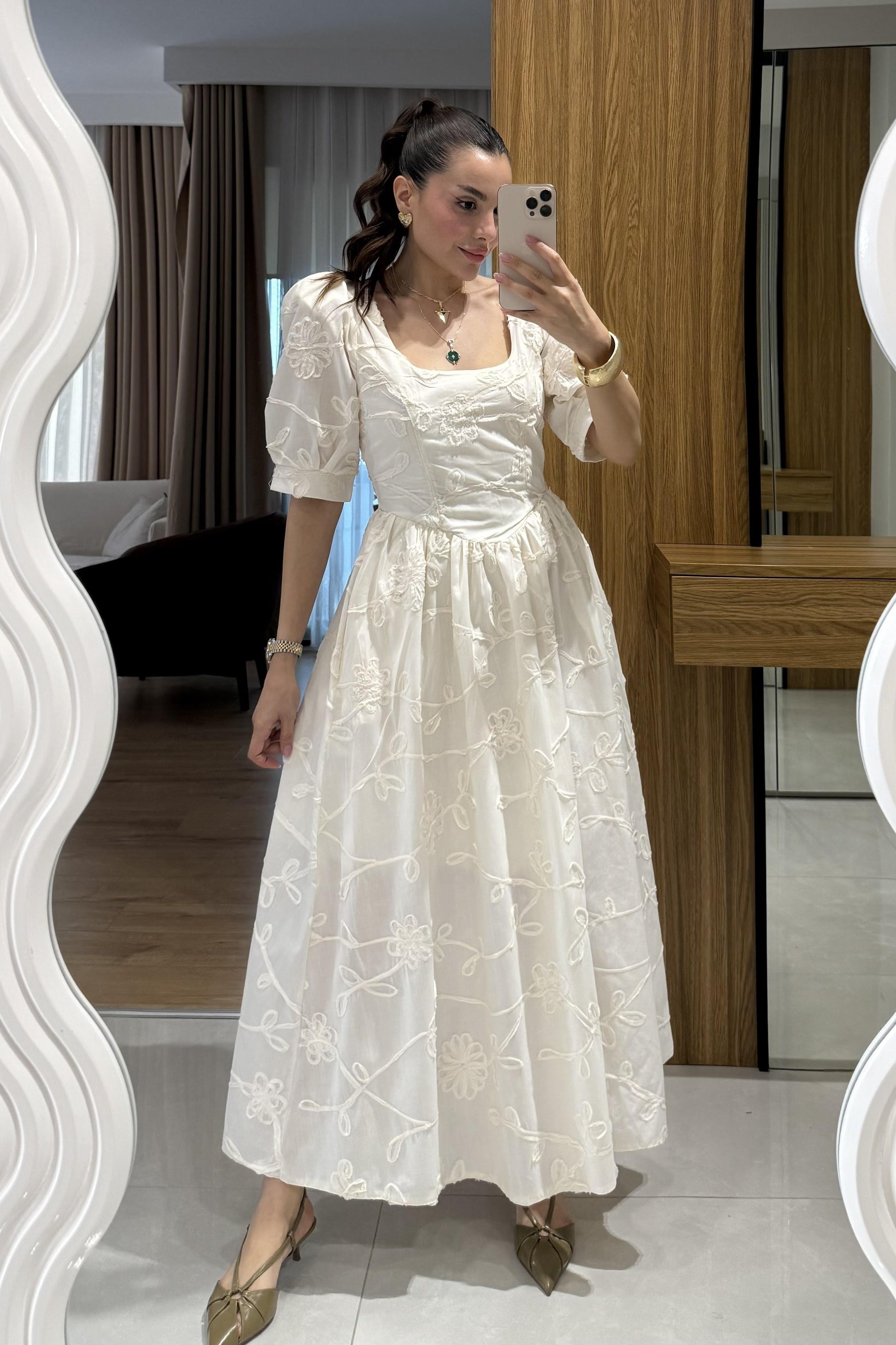 Roselune Bej Balon Kol Brode Nakış Elbise