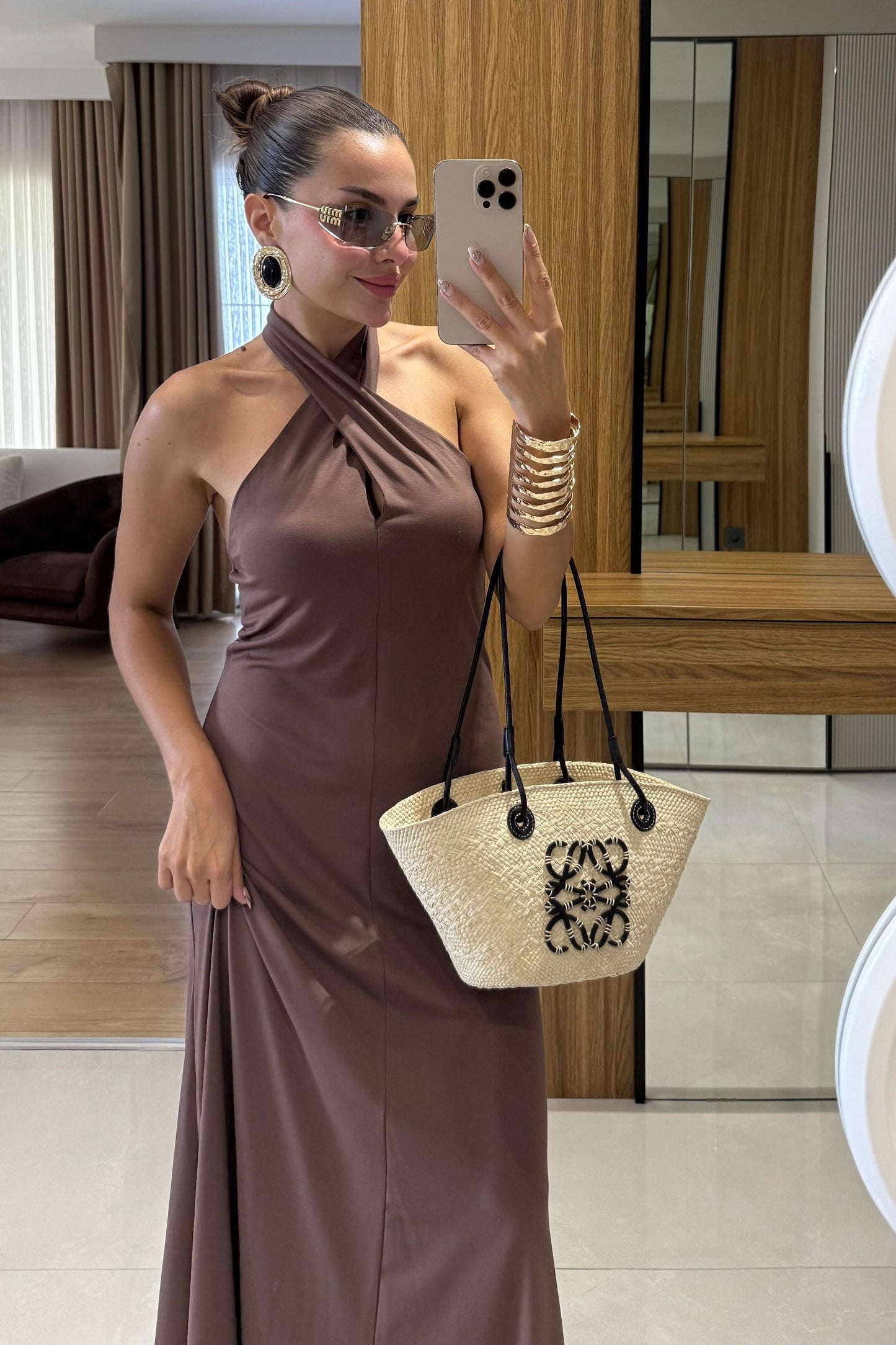 Royal Kahve Boyundan Bağlamalı Maxi Elbise