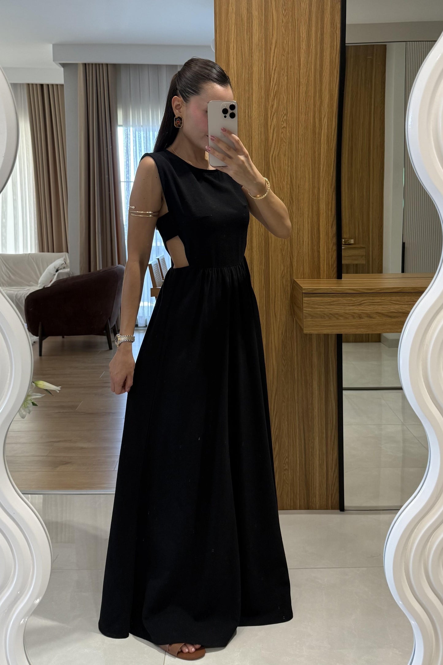 Russia Siyah Yan Dekolteli Keten Elbise