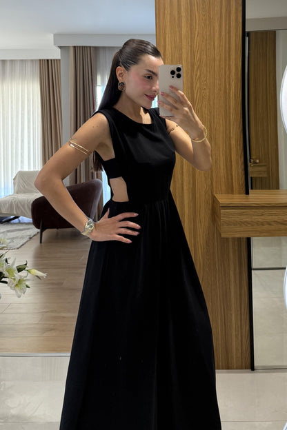 Russia Siyah Yan Dekolteli Keten Elbise