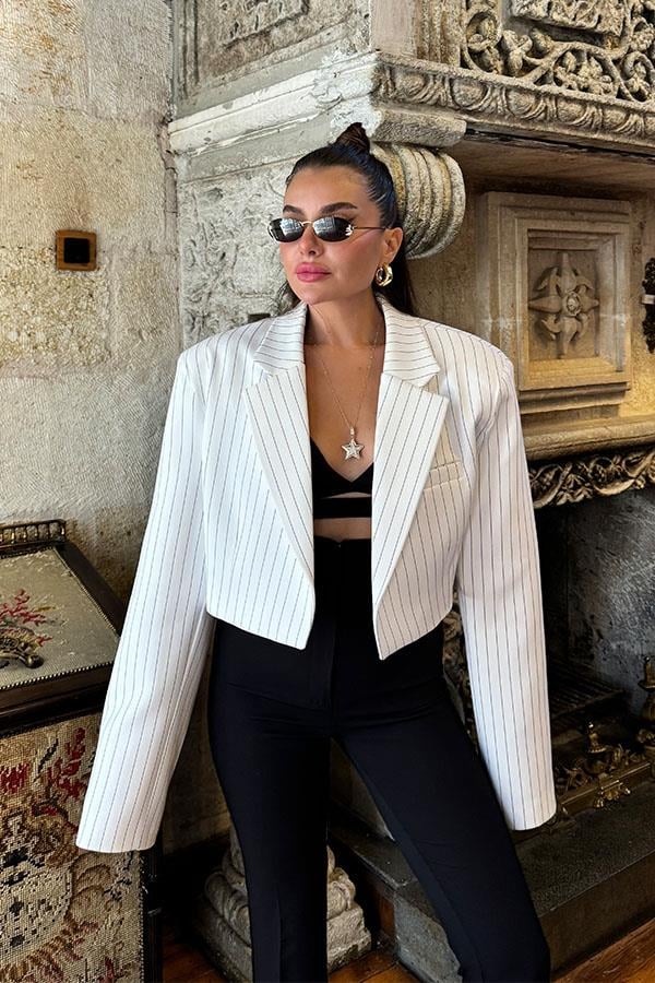Sanchez Vatkalı Premium Çizgili Beyaz Crop Ceket