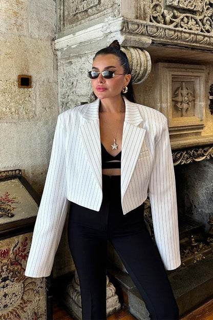 Sanchez Vatkalı Premium Çizgili Beyaz Crop Ceket