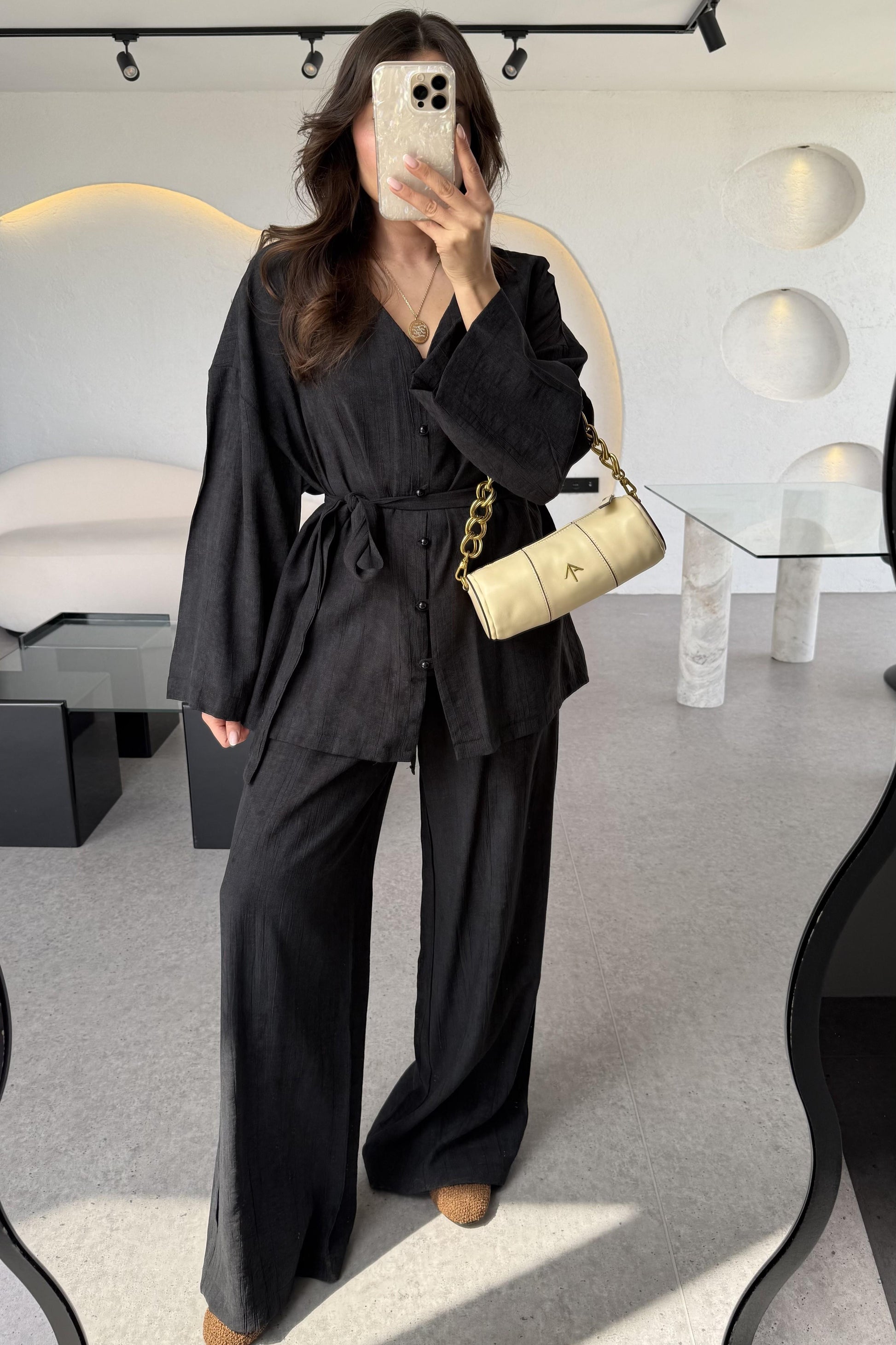 Sarah Siyah Kuşaklı Gömlek Pantolon Takım