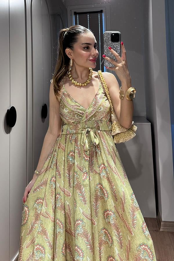 Sare Desenli Saten Yeşil Elbise