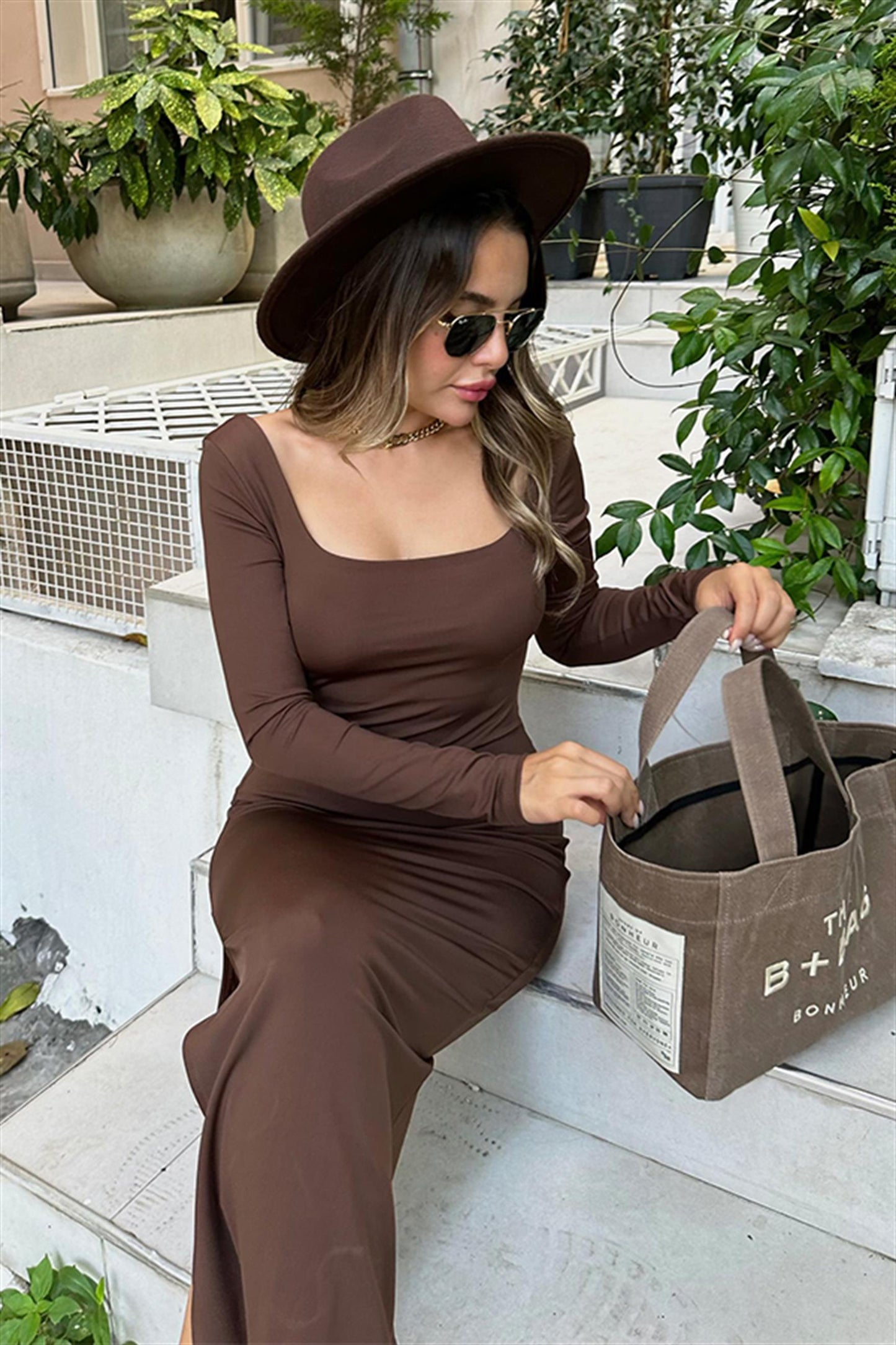 Sartre yırtmaçlı kare yaka elbise - Acı kahve