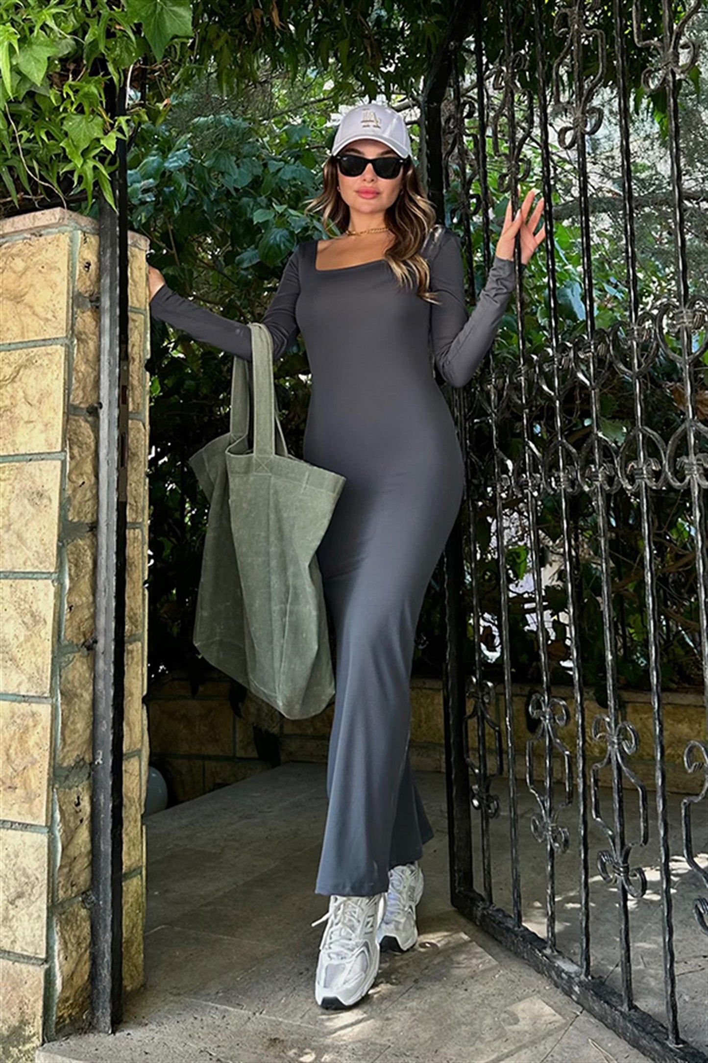 Sartre yırtmaçlı kare yaka elbise - Gri