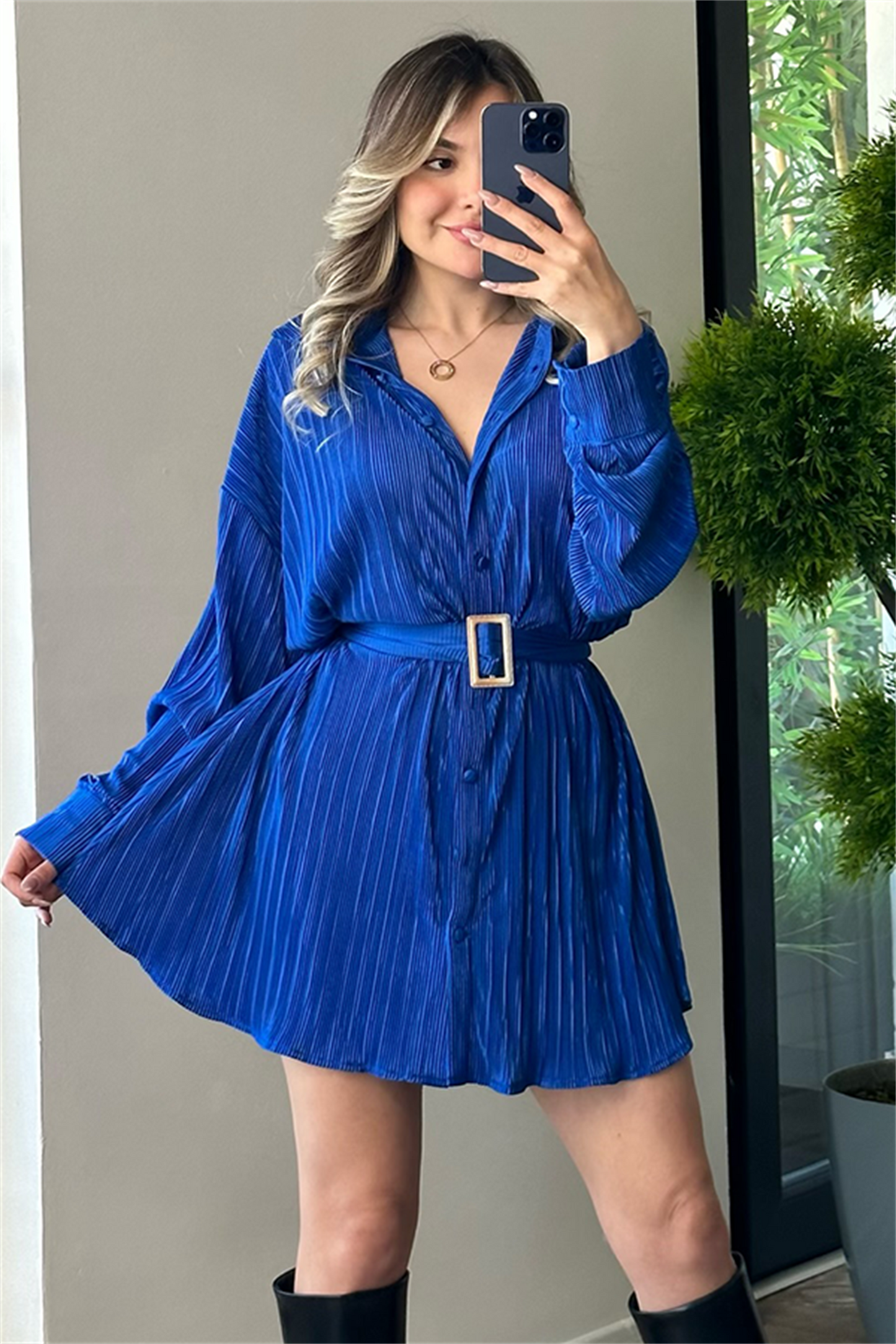 Saten kırinkıl kumaş kemerli saks mavi elbise