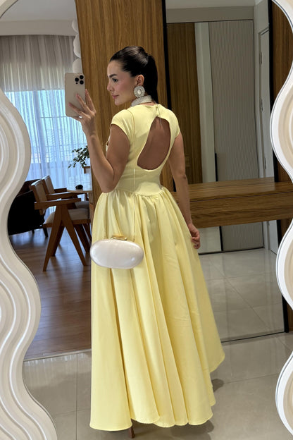Selvie Sarı Sırt Dekolteli Elbise