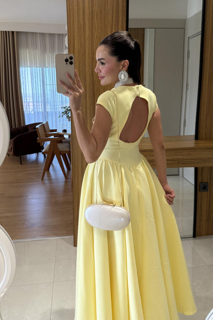 Selvie Sarı Sırt Dekolteli Elbise