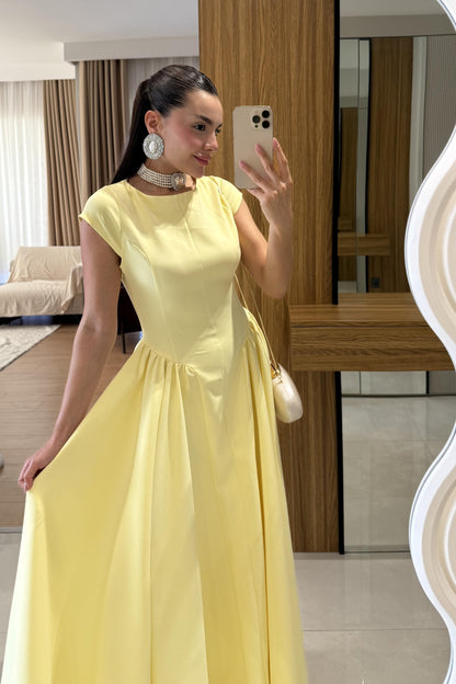 Selvie Sarı Sırt Dekolteli Elbise