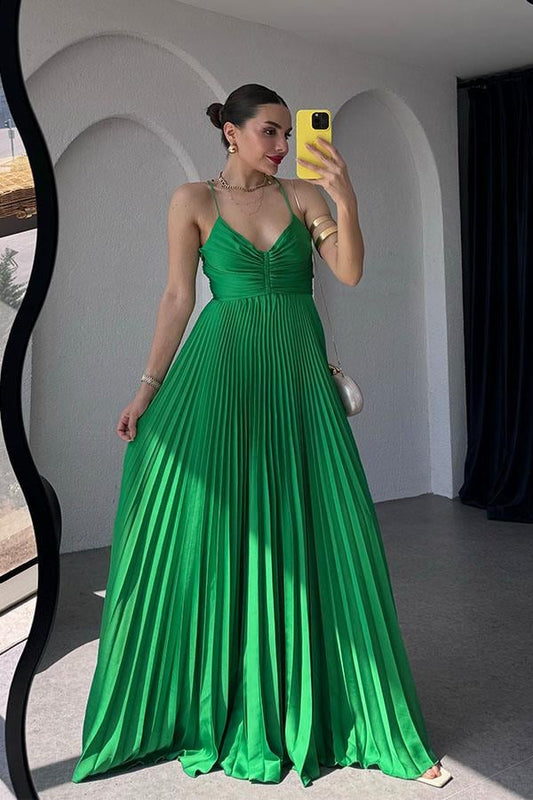 Share Piliseli Göğüs Detaylı Askılı Yeşil Elbise