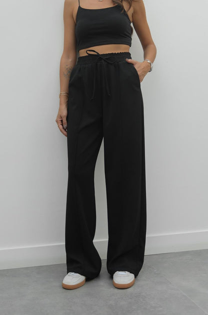 SIYAH BELI LASTIKLI ÖNÜ DIKIŞLI PANTOLON